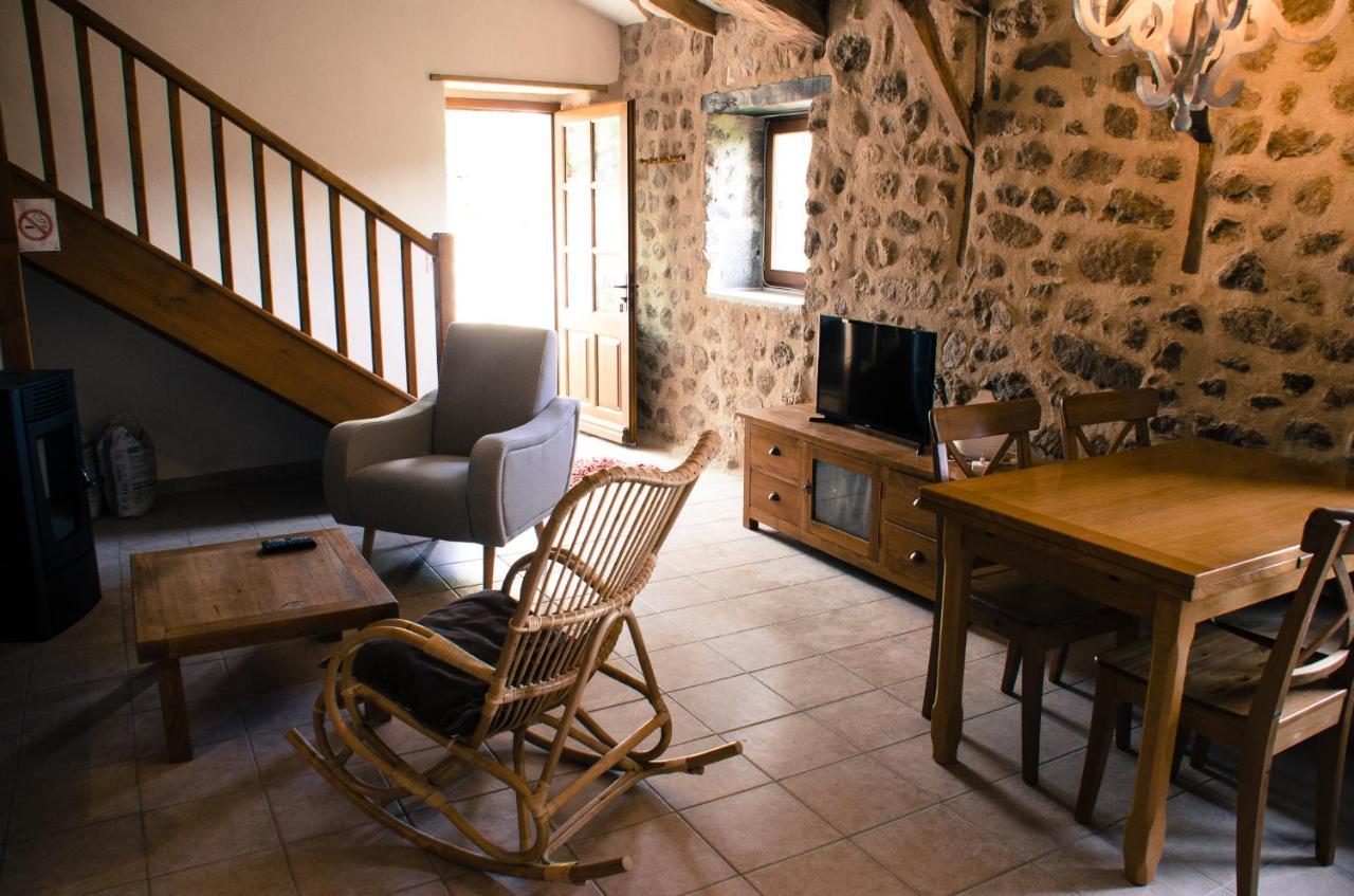 Le Petit Rias Gîte Soleil Saint Maurice en Chalencon Exterior foto