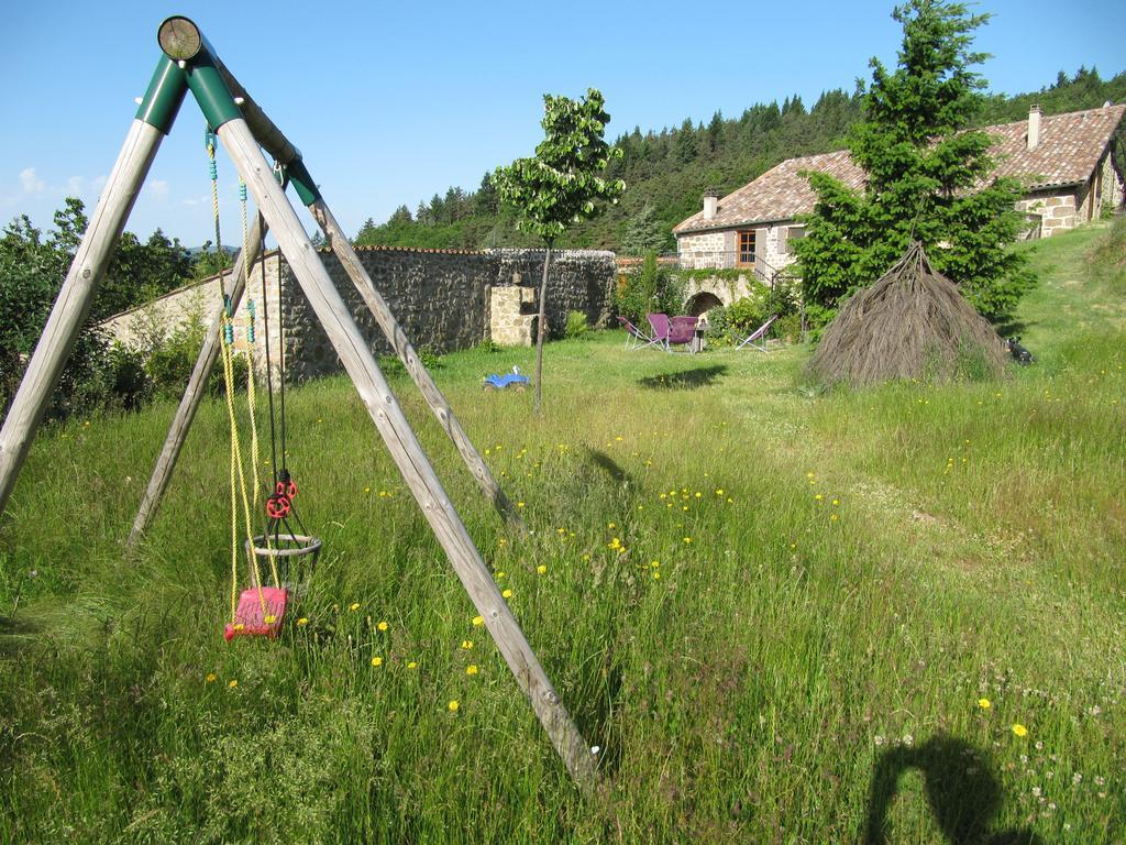 Le Petit Rias Gîte Soleil Saint Maurice en Chalencon Exterior foto