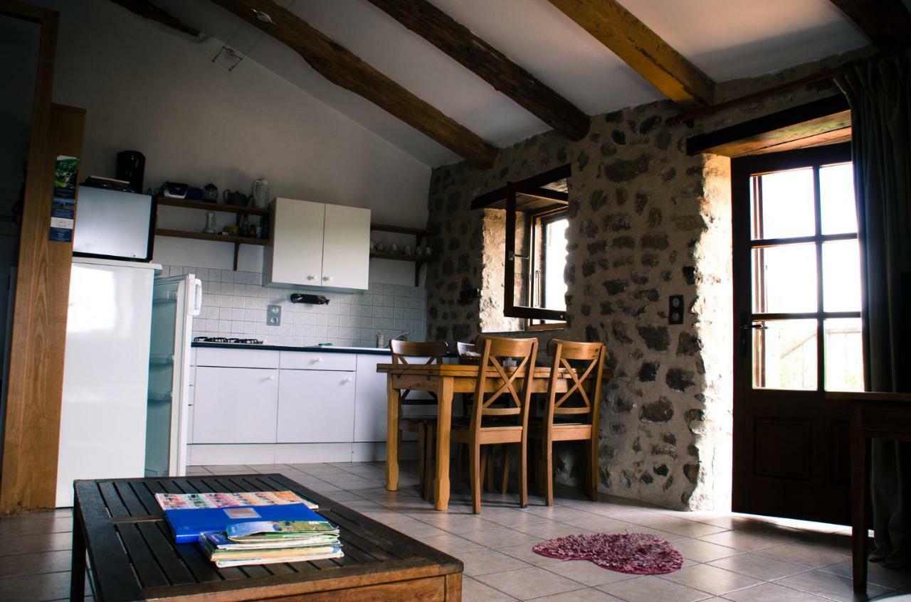 Le Petit Rias Gîte Soleil Saint Maurice en Chalencon Exterior foto
